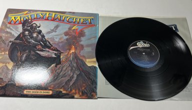Cover art for Molly Hatchet: the Deed Is Done 1984 Epic Records 12'' Vinyl Record  Like New