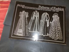 Cover art for Patterns of Fashion: The cut and construction of clothes for men and women c.1560-1620