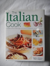 Cover art for 320 Italian Recipes: Delicious Dishes from All over Italy, with a Full Guide to Ingredients and Techniques, and Every Recipe Shown Step by Step in 1600 Photographs