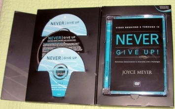 Cover art for Never Give Up Integrated Interactive Curriculum Kit (Relentless Determination to Overcome Life's Challenges)