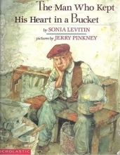 Cover art for The man who kept his heart in a bucket