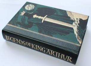 Cover art for Legends of King Arthur (Folio Society) (Arthur, Tristran, The Holy Grail- in Sleeve)