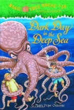 Cover art for Dark Day in the Deep Sea (Magic Tree House, No. 39)