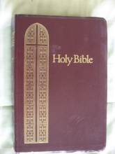 Cover art for Holy Bible: Containing the Old and New Testaments, King James Version, Giant Print Reference Edition