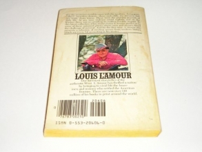 Cover art for Buckskin Run (The Louis L'Amour Collection)