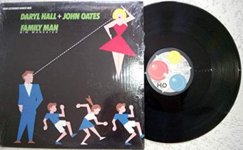 Cover art for Daryl Hall & John Oates: Maneater (4:30 Stereo Version) B/w Family Man (5:44 Stereo Version)