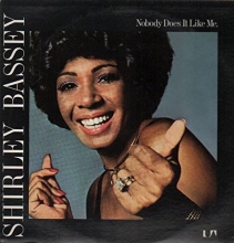 Cover art for SHIRLEY BASSEY: Nobody Does It Like Me (LP Vinyl) [United Artists Recor UA-LA214-G, 1974]