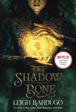 Cover art for Shadow and Bone (The Shadow and Bone Trilogy, 1)